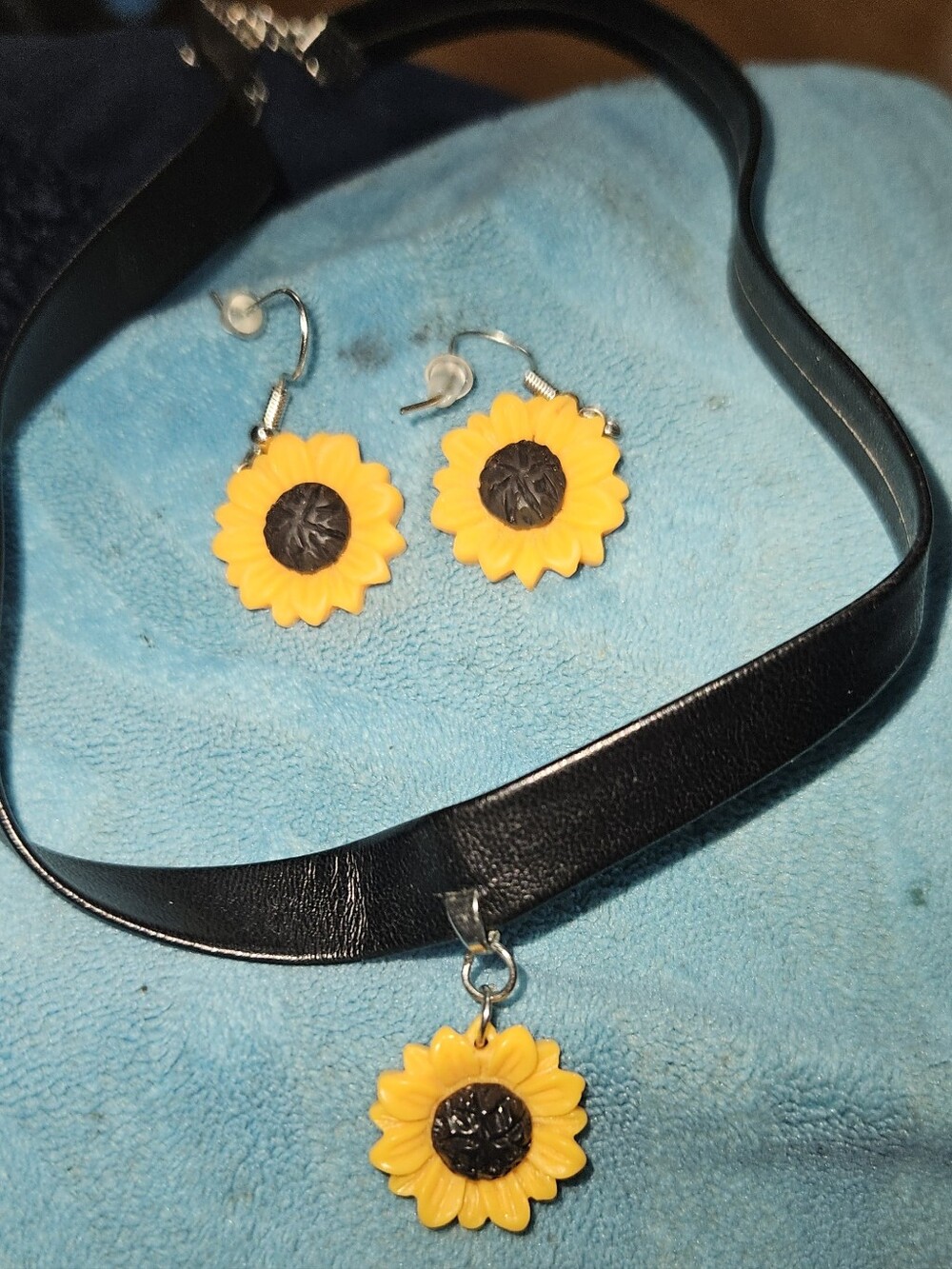 Jewelry - Picture 2 of 16